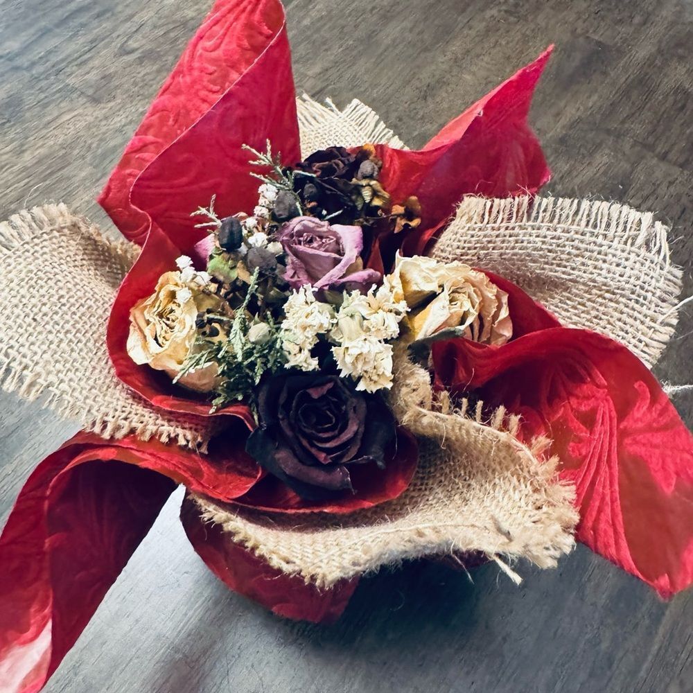 Dried Natural Floral Rose Flower Arrangement
